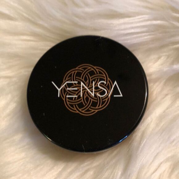 Yensa Beauty Silk Bronzing Base Sunlit Glow Bronzer and Brush Duo New in Box - Picture 3 of 13